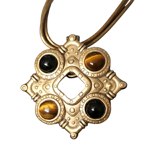 Premier Vintage Designs Beautiful Elegant Gold Tone and Brown Pendant Necklace. - Picture 1 of 11